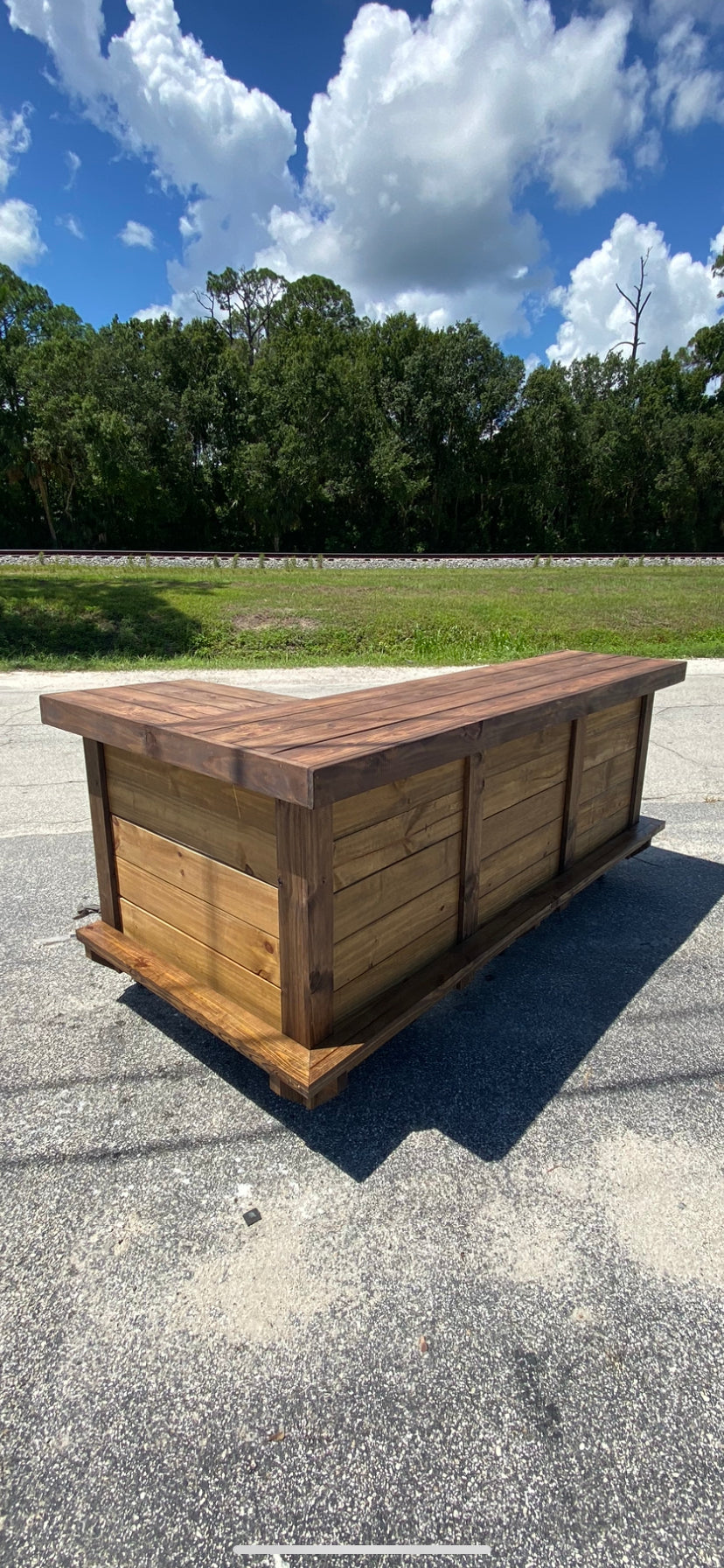 Deposit only! 8x5 L shape bar