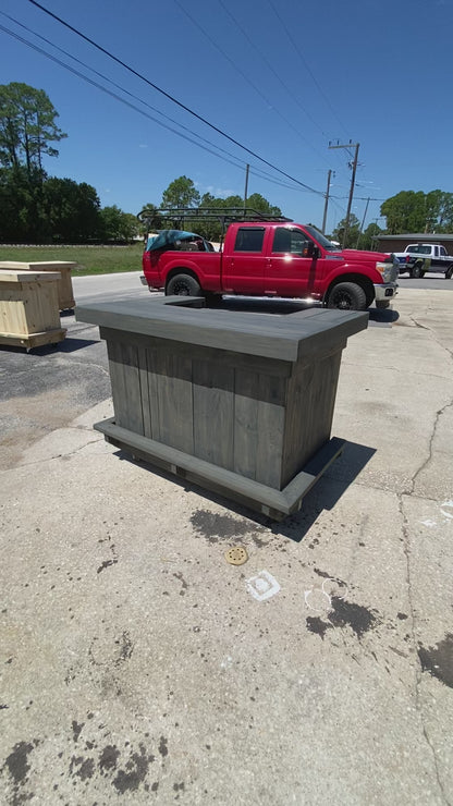 Deposit only! 5ft U shape bar. Outdoor bar. Indoor bar. Reception desk. Cash Wrap.